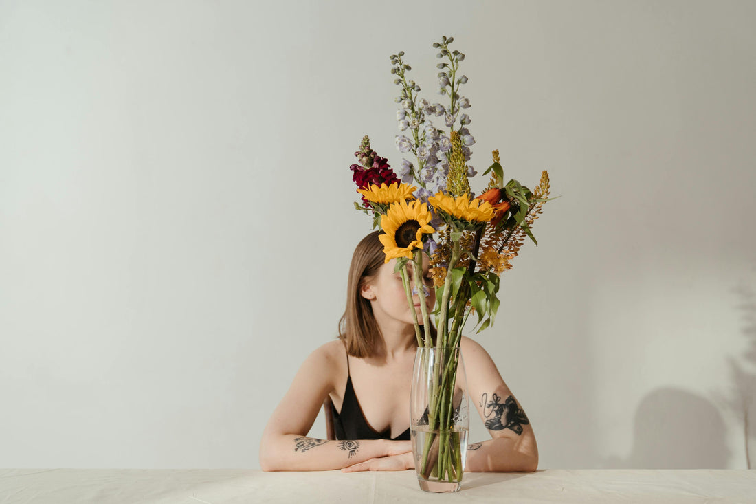 aesthetic flower vase